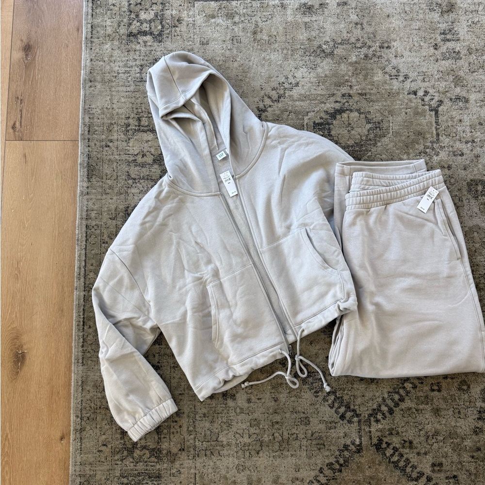 GAP Light Gray Cropped Hoodie and Pants Set